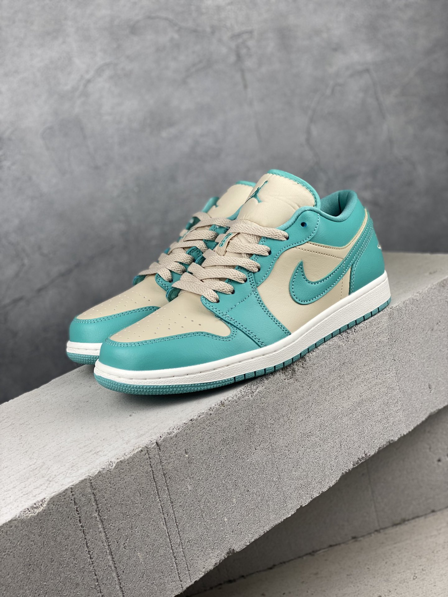 AJ1Low蓝绿色Size:35.5-45总裁R版出品-AirJordan1LowAJ1蓝绿色鞋DC07