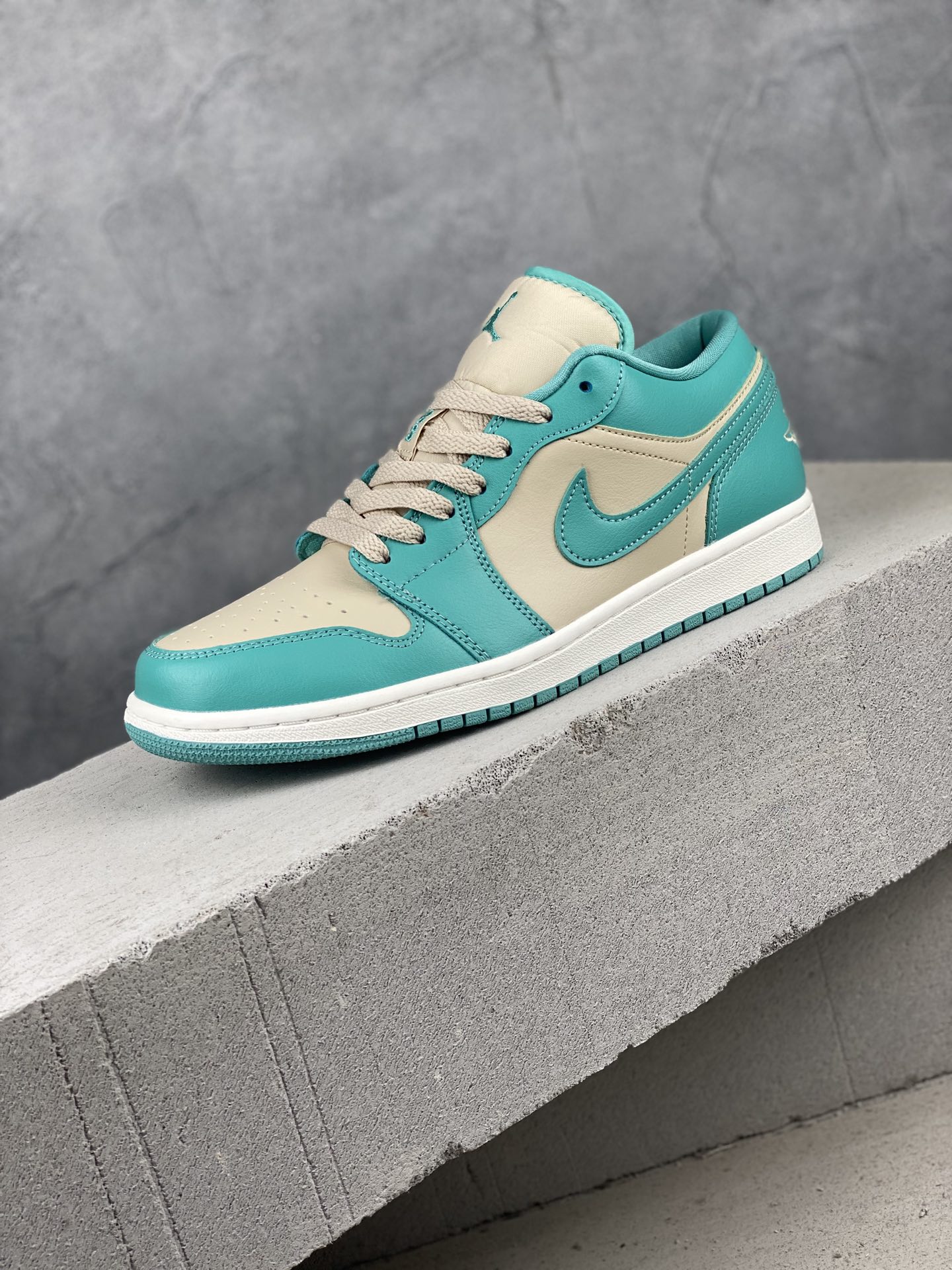 AJ1Low蓝绿色Size:35.5-45总裁R版出品-AirJordan1LowAJ1蓝绿色鞋DC07