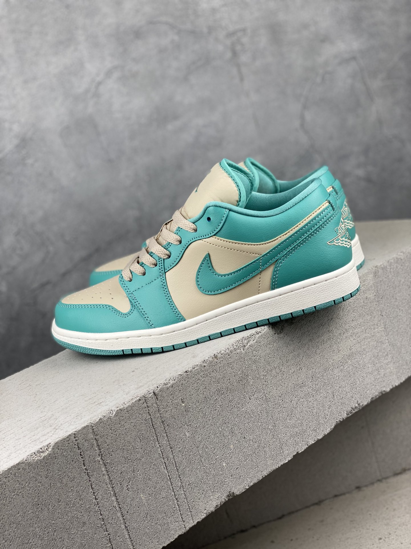 AJ1Low蓝绿色Size:35.5-45总裁R版出品-AirJordan1LowAJ1蓝绿色鞋DC07