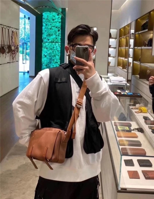LOEWE罗意威 Military Messenger最新版信使包 0339棕色