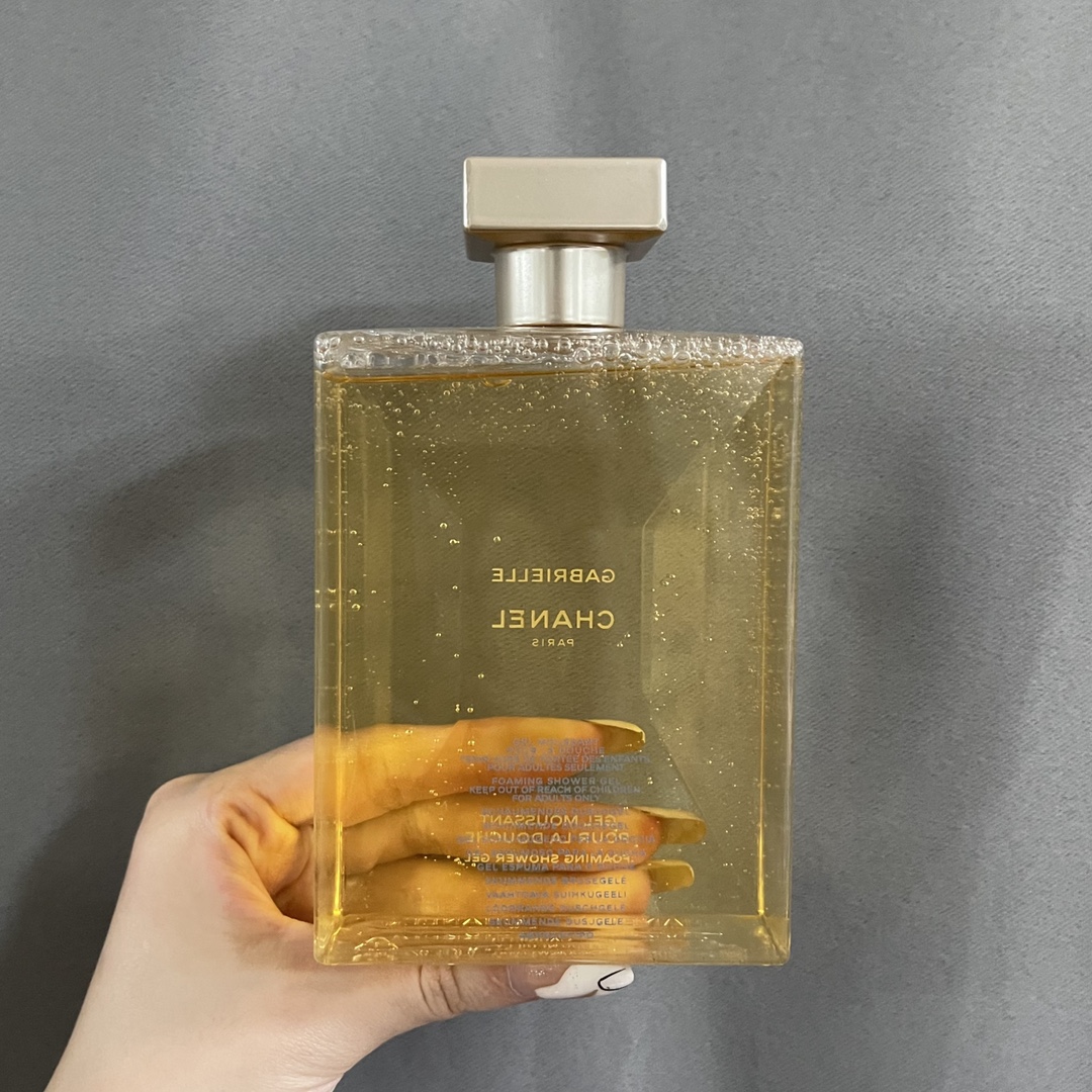Chanel Gabrielle Foaming Shower Gel - 6.8 fl oz / 200 ml 7 i1659343448 264 6