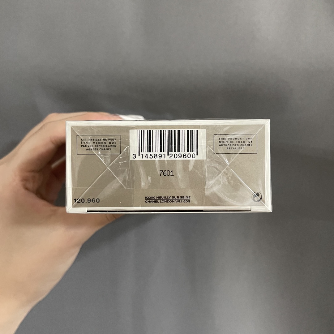 Chanel Gabrielle Foaming Shower Gel - 6.8 fl oz / 200 ml 4 i1659343448 8673 3