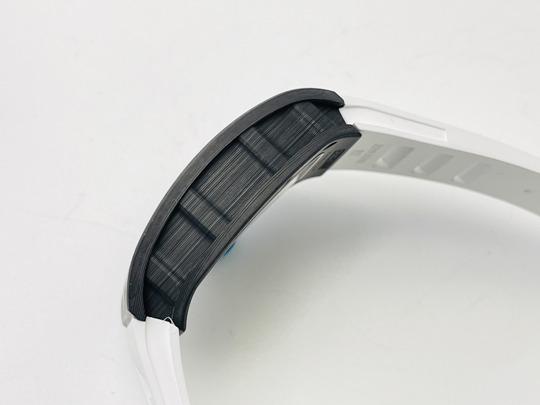ZF高科技再造传奇RICHARD MILLE碳纤维限量款 理查德米勒RM055“白色传奇”全球限量腕表