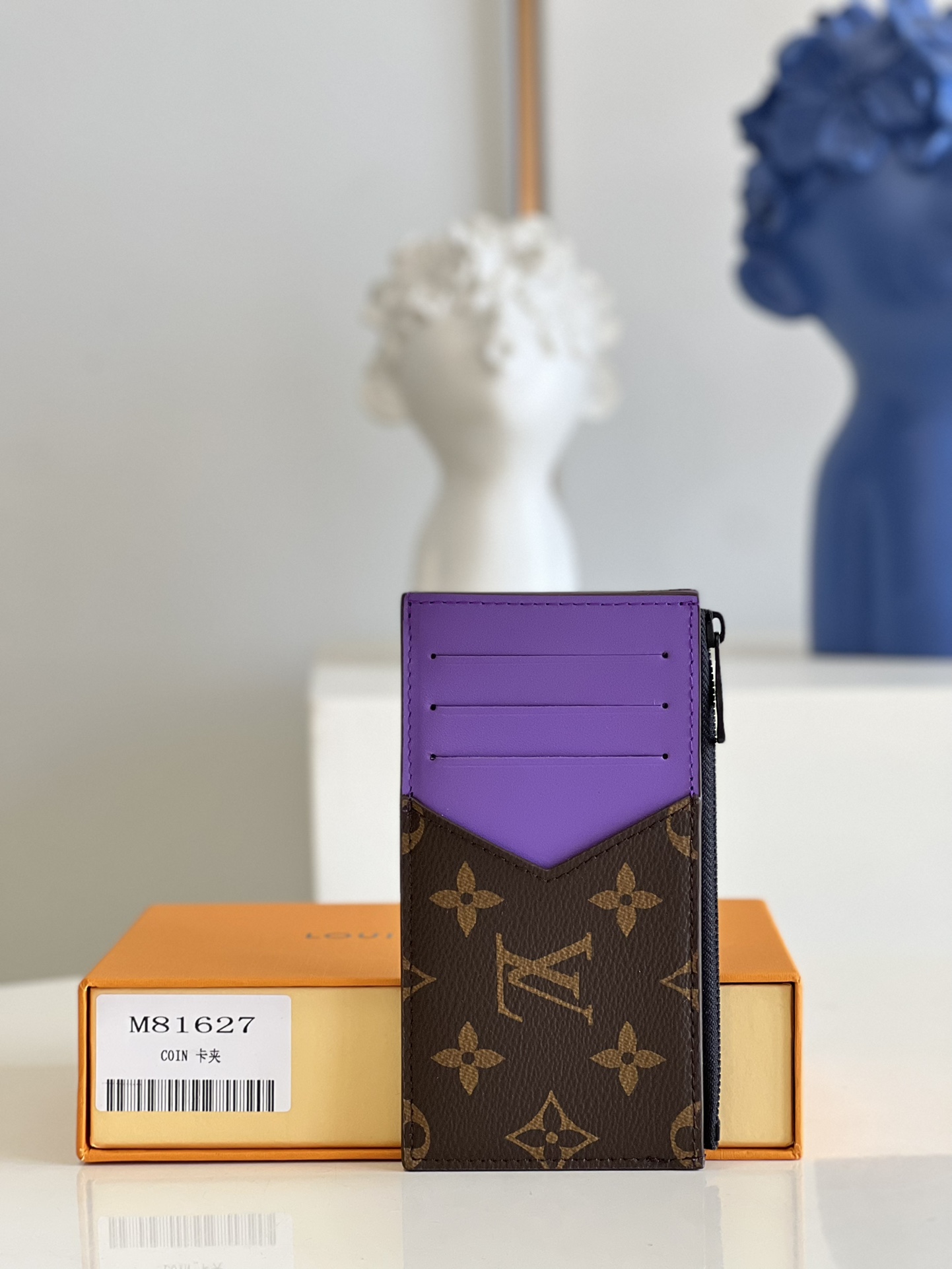 NO:399098,【Exclusive real photo M81268 purple】The new Coin card clip is made of Monogram Macassar canvas, which lights up the cowhide details with the iconic colors written by designer Virgil Abloh. The compact configuration features card slots, banknote compartments and zippered coin bags, adding another bright choice for Monogram enthusiasts. Detailed features 8 x 14.5 x 1 cm (length x height x width) C/Z.,LV [original leather],louis vuitton,cowhide19860909【独家实拍M81268紫】新款Coin卡夹取材 Monogram Macassar 帆布,以设计师 Virgil Abloh 笔下的标志性色彩点亮牛皮革细节.紧凑构型设有卡位、钞票隔层和拉链零钱袋,为 Monogram 爱好者再添明快之选.详细特征8 x 14.5 x 1 厘米 (长度 x 高 x 宽) C/Z.,LV【原厂皮】,louis vuitton,cowhide,Bag