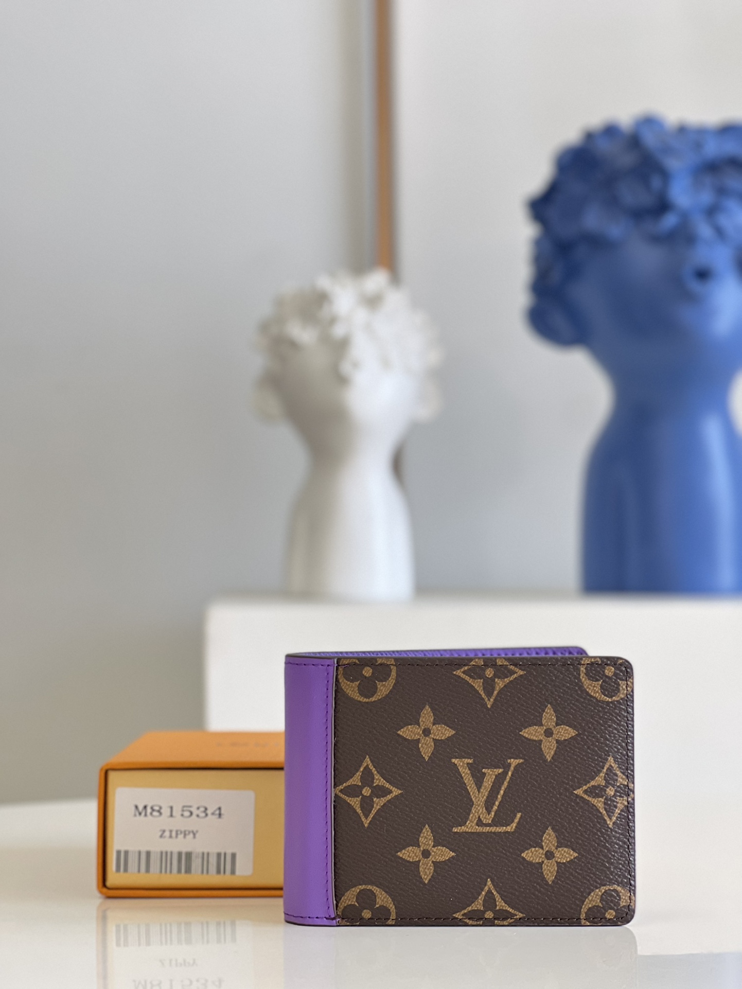 NO:399075,【Exclusive real photo M81534 purple】New Multiple wallet is made of Monogram Macassar canvas, lit up cowhide details with the iconic colors written by designer Virgil Abloh. The extremely practical interior design is equipped with many slots to easily store business card credit cards and banknotes. It is small in size and can be stuffed into clothing pockets. Detailed features 11.5 x 9 x 1.5 cm (length x height x width) C/Z.,LV [original leather],louis vuitton,cowhide19860909【独家实拍M81534紫】新款Multiple 钱夹取材 Monogram Macassar 帆布,以设计师 Virgil Abloh 笔下的标志性色彩点亮牛皮革细节.极其实用的内部设计配有众多插槽,轻松收纳名片信用卡与纸币票据.尺寸小巧,可塞入服装口袋中.详细特征11.5 x 9 x 1.5 厘米 (长度 x 高 x 宽) C/Z.,LV【原厂皮】,louis vuitton,cowhide,Bag