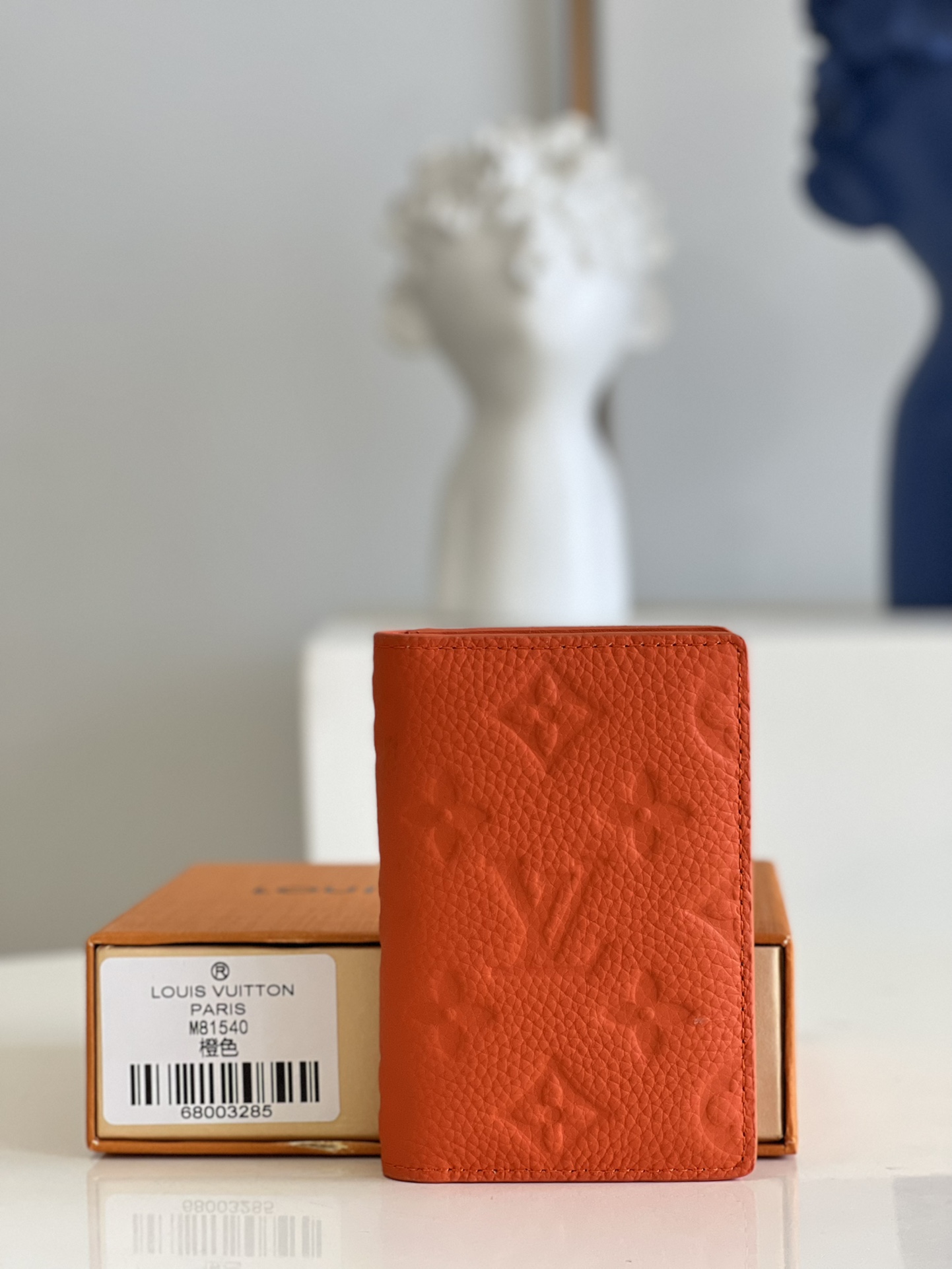 NO:399103,[Exclusive real photo M81540 orange] This pocket wallet is a classic Monogram pattern with Taurillon leather imprint. It is small in size but abundant in capacity, and contains functional designs such as pockets and slots. Size 8.0x 11.0x 1.0 cm (Length x Height x Width) U.,LV [Original Leather],louis vuitton19860909【独家实拍M81540橙色】本款口袋钱夹为 Taurillon 皮革压印经典 Monogram 图案.尺寸小巧却容量充裕,内含口袋和卡位等功能性设计.尺寸8.0x 11.0x 1.0 cm (长x 高x 宽) U.,LV【原厂皮】,louis vuitton,Bag