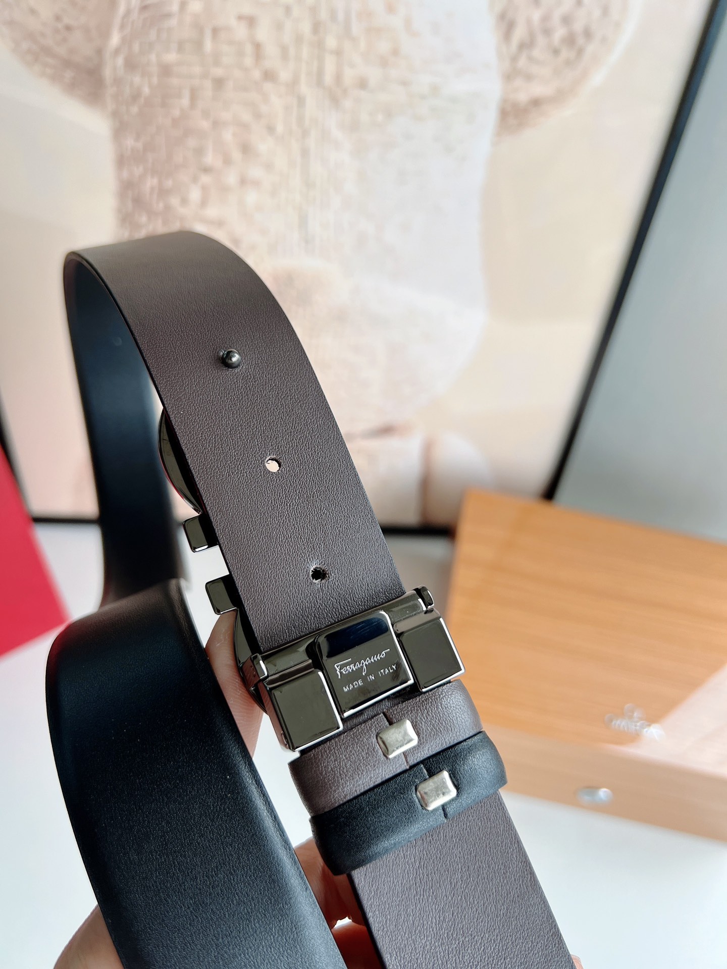 Ferragamo菲拉格慕男士3.5cm精品金属扣牛皮腰带