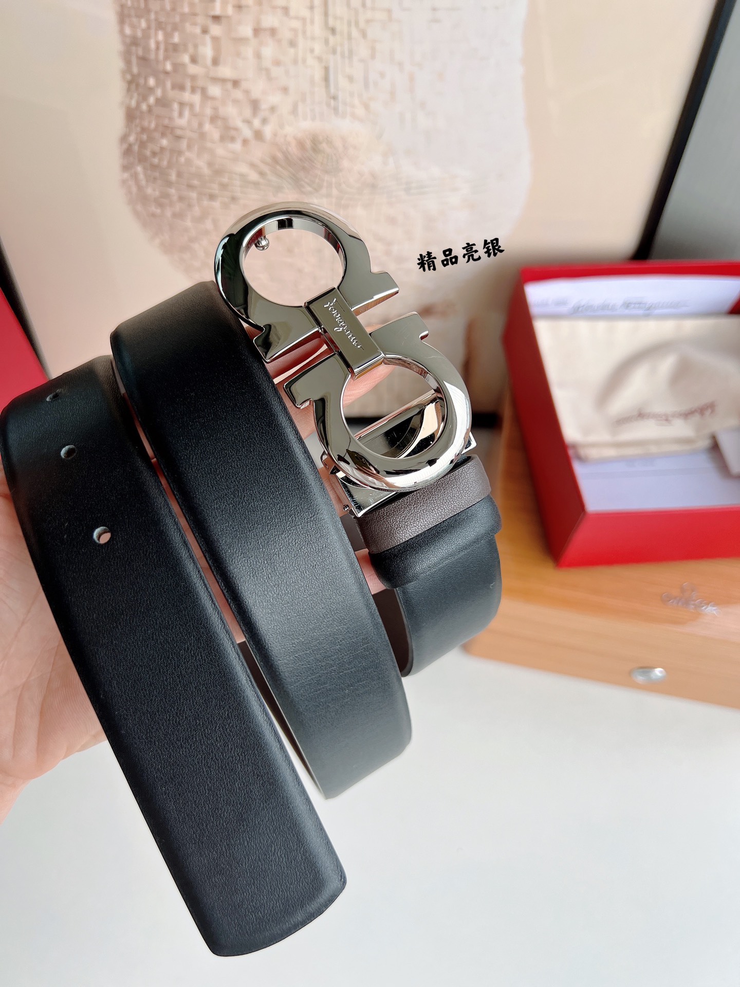Ferragamo菲拉格慕男士3.5cm精品金属扣牛皮腰带