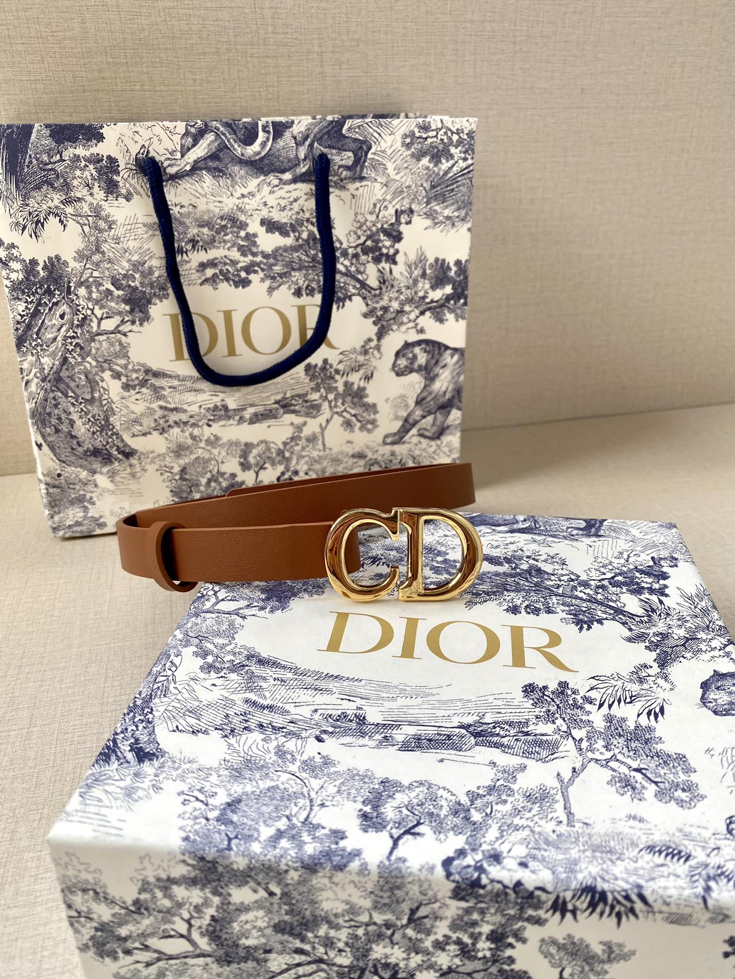 Dior（迪奧）爆款平面無線帶身/Saddle两面头层牛皮皮带