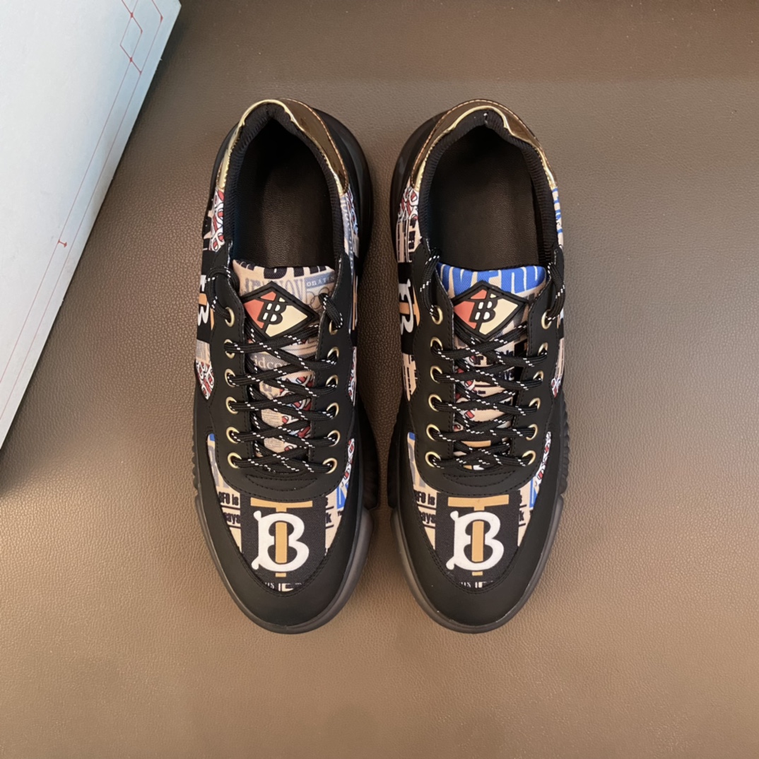 I5 巴宝莉 Burberry 经典休闲鞋2022休闲运动男鞋，懒人套脚板鞋 帆船鞋 全新米兰时装时尚的设计，完美做工，原版复刻 霸气花纹 材质：头层牛皮+特殊布料，柔软舒适，羊皮鞋垫，适合户外青年跑步户外司机驾车鞋 套脚方便 懒人乐福首选原版橡胶耐磨大底，男鞋