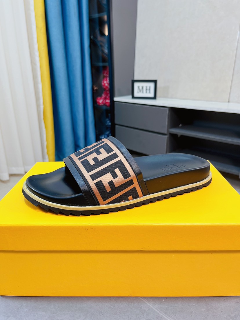 H0  Fendi  芬迪 小怪兽男士人字拖鞋，专注打造拖鞋品质质感升级完美的撞色拼接吸睛款拿过我们家拖鞋的亲都知道，我们只做精品1:1欢迎对比市场通货标准