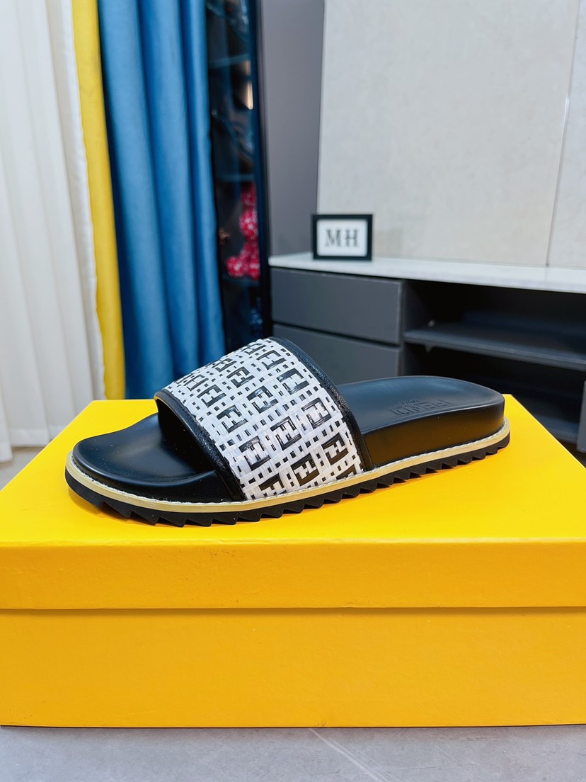 H0  Fendi  芬迪 小怪兽男士人字拖鞋，专注打造拖鞋品质质感升级完美的撞色拼接吸睛款拿过我们家拖鞋的亲都知道，我们只做精品1:1欢迎对比市场通货标准