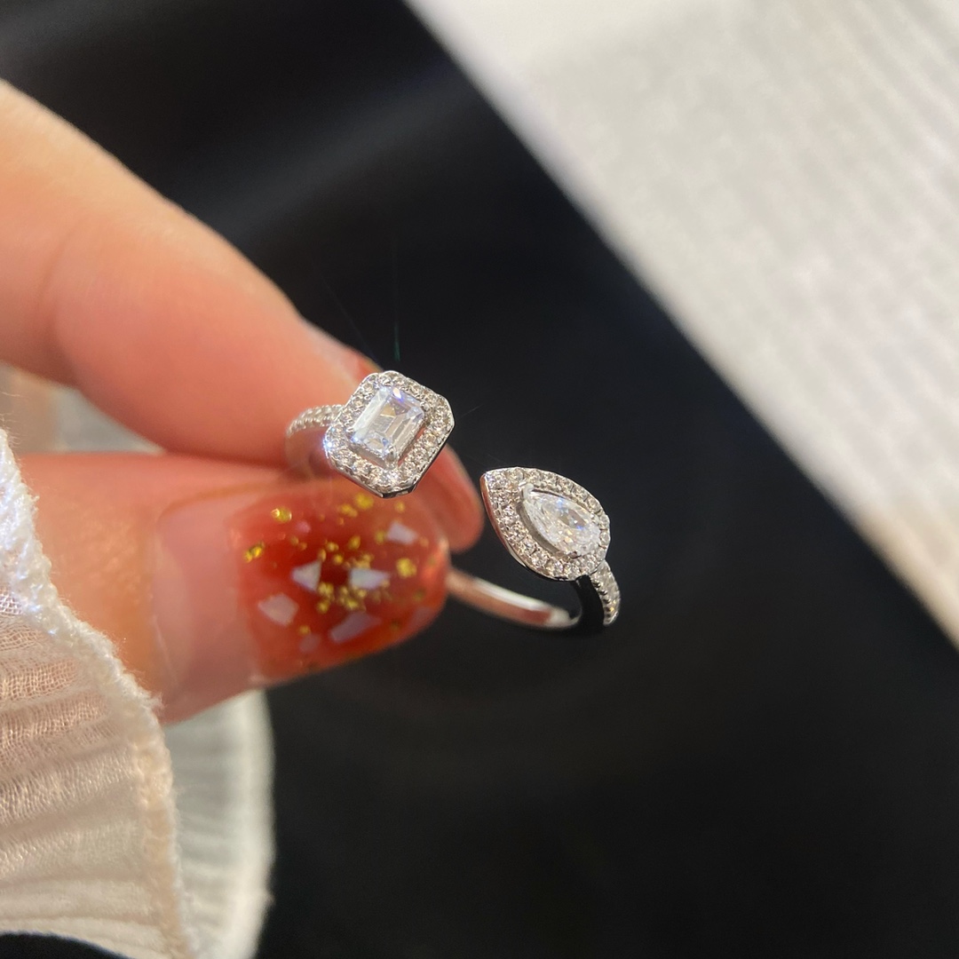 
Messika My Twin戒指，彩白材质里外一个色，尺寸5678号
💎梨形切割优雅诠释率性气质，祖