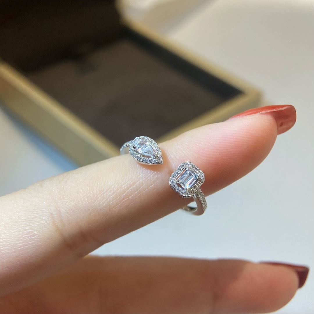 
Messika My Twin戒指，彩白材质里外一个色，尺寸5678号
💎梨形切割优雅诠释率性气质，祖