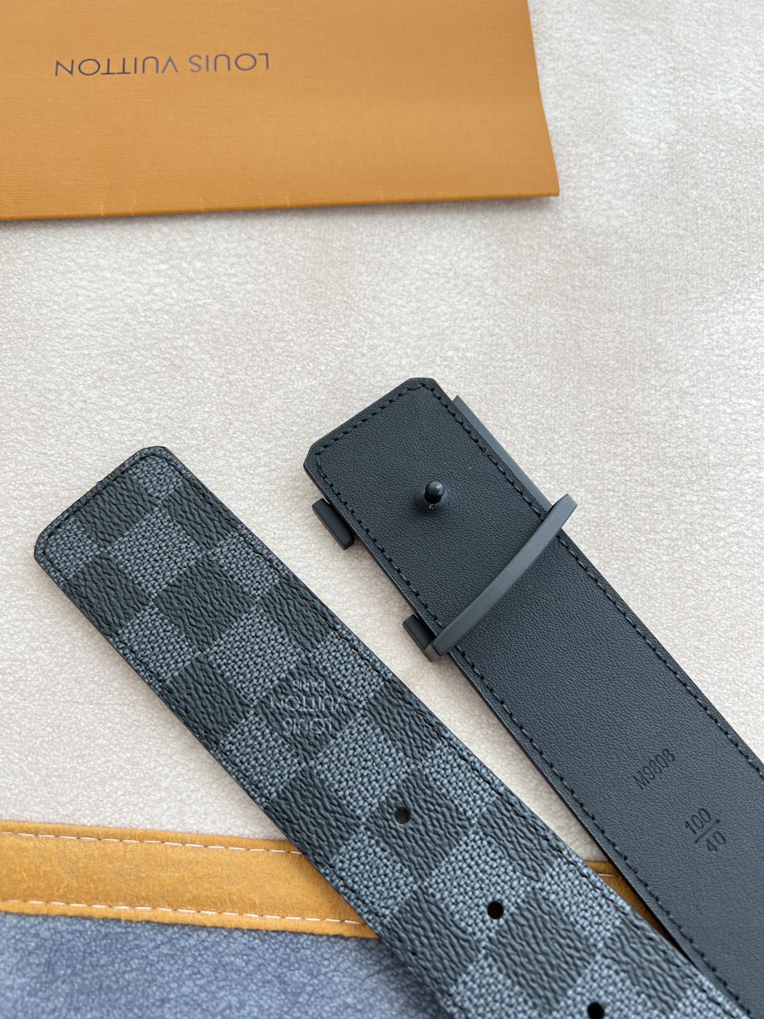 品名LV..路易..威登️腰带皮带原
