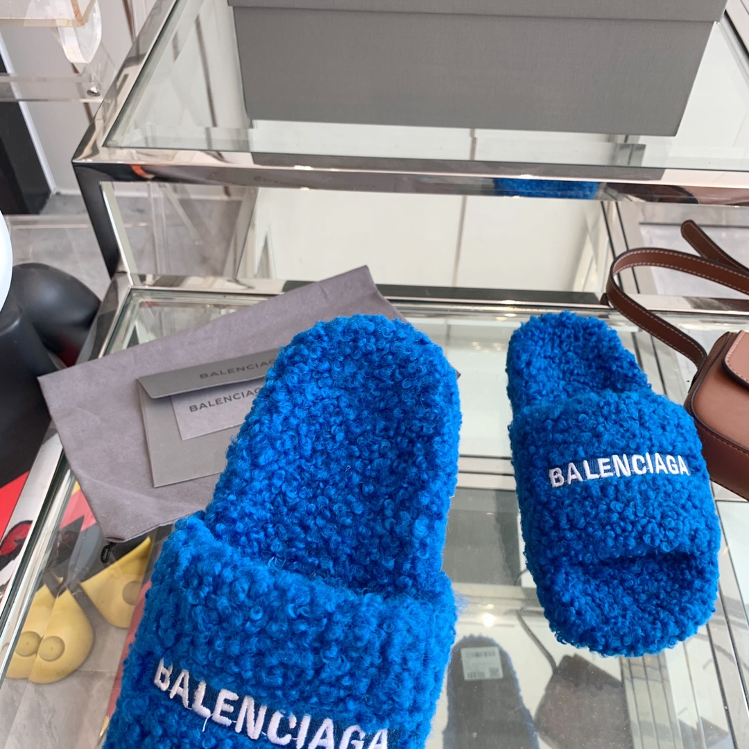 Balenciaga巴黎世家毛拖️️