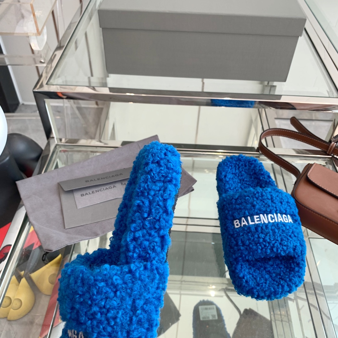 Balenciaga巴黎世家毛拖️️