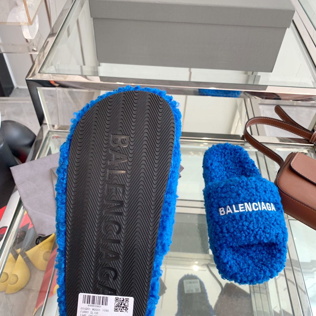 Balenciaga巴黎世家毛拖️️