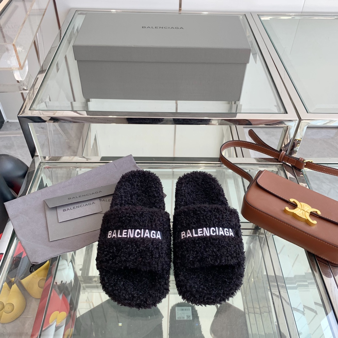 Balenciaga巴黎世家毛拖️️