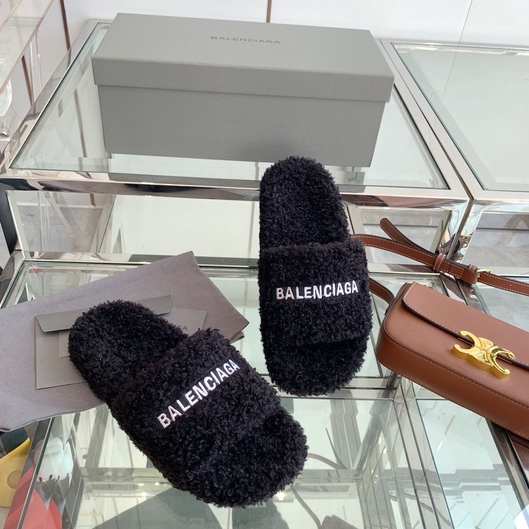 Balenciaga巴黎世家毛拖️️