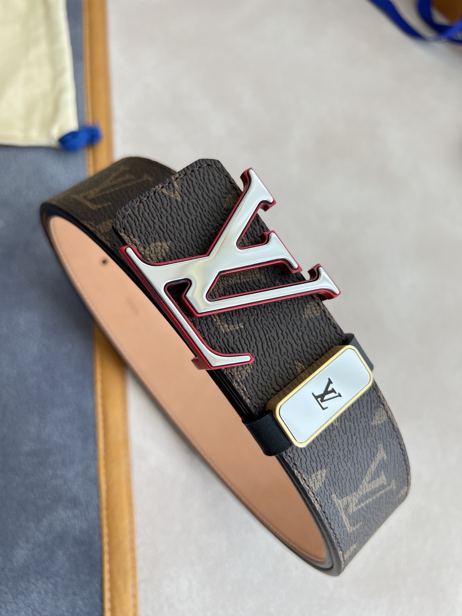 品名LV..路易..威登️腰带皮带原