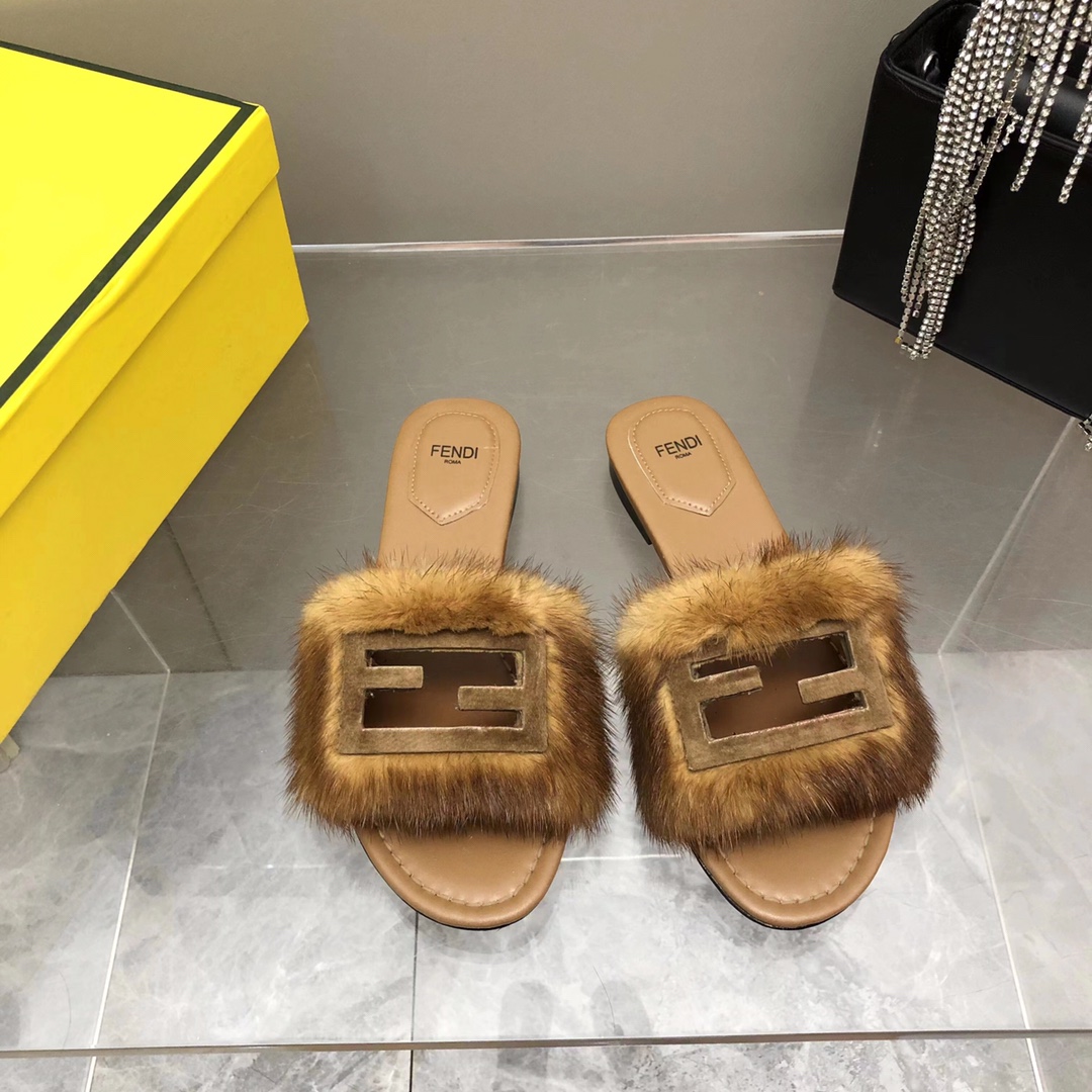 Fendi Scarpe Pantofole Cuoio genuino Pelle di capra pecora