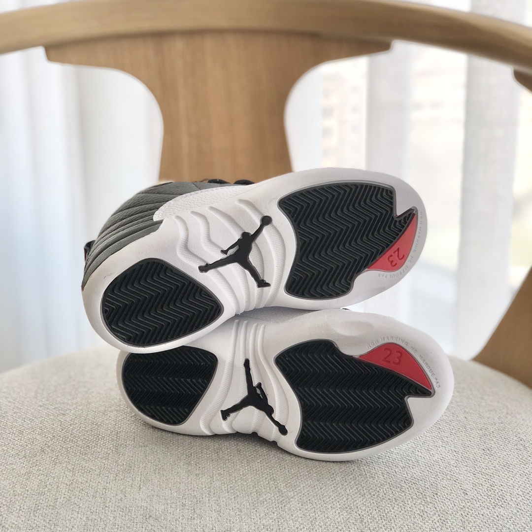 图片[9]-。 AJ12乔12童鞋26-37.5码 采用优质牛皮革材质，荔枝纹质感满满，鞋面放射性缝制工艺，穿起来超显腿长，无论怎么搭配，都时尚感爆棚！潮童必买鞋款❗️-选品中心