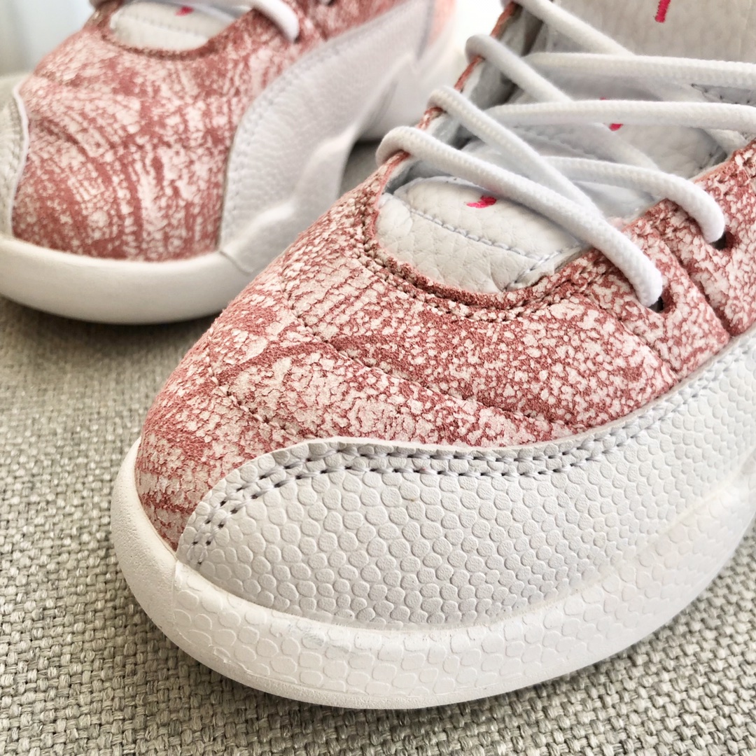 图片[7]-AJ12乔12童鞋26-37.5码 采用优质牛皮革材质，荔枝纹质感满满，鞋面放射性缝制工艺，穿起来超显腿长，无论怎么搭配，都时尚感爆棚！潮童必买鞋款❗️-选品中心