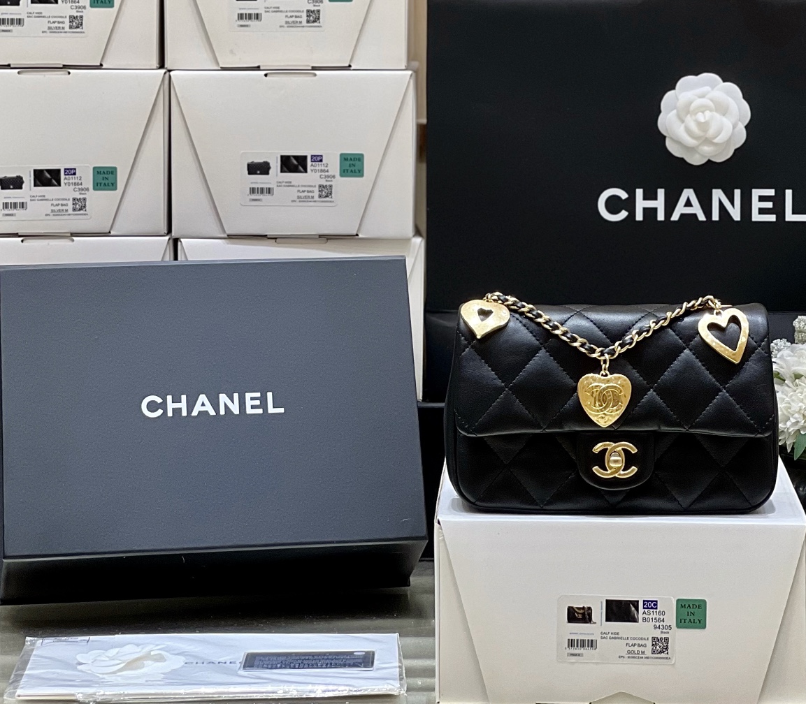 CHANEL CF限量版爱心吊坠链条包 AS3457黑色