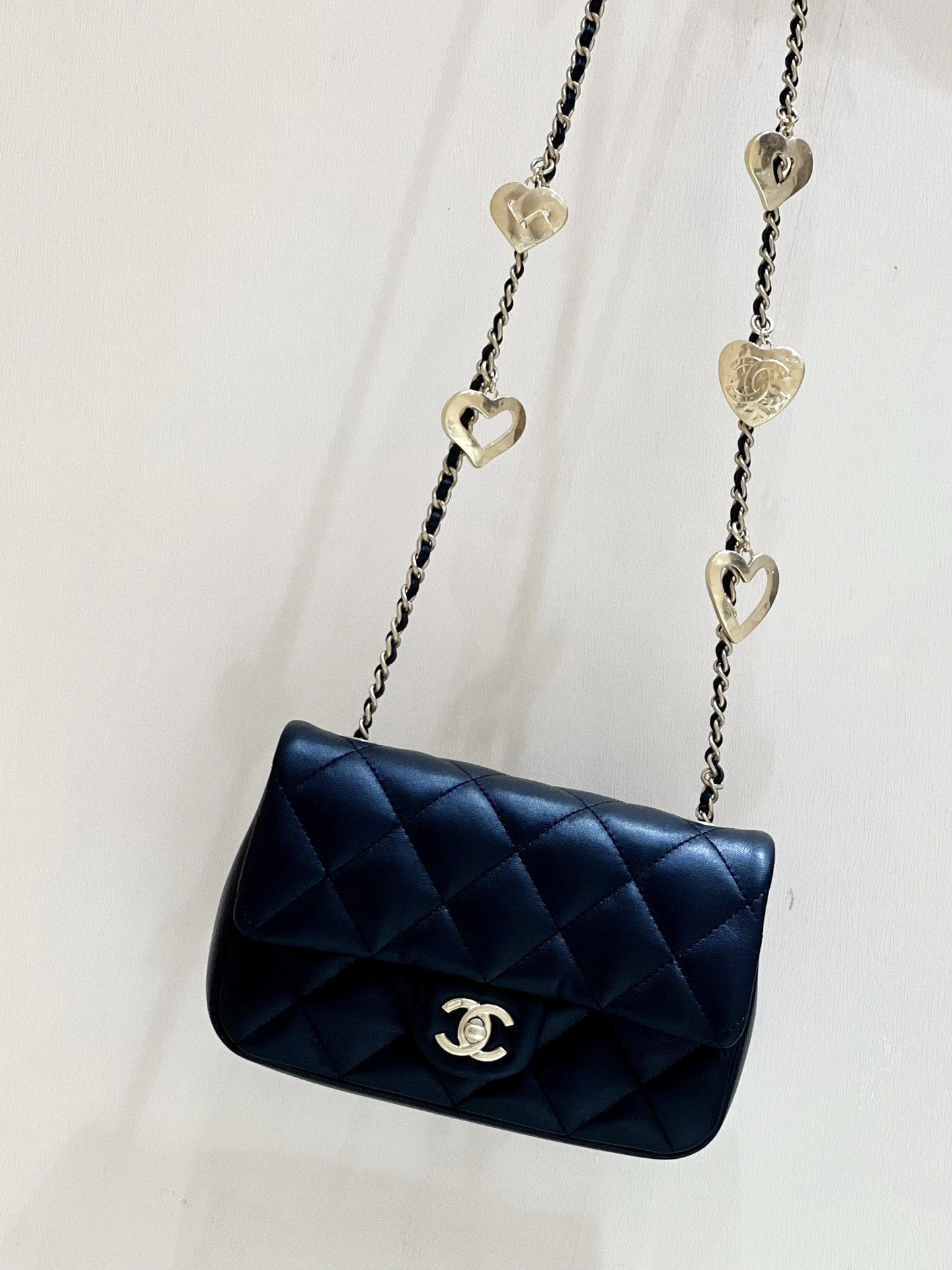 CHANEL CF限量版爱心吊坠链条包 AS3457黑色