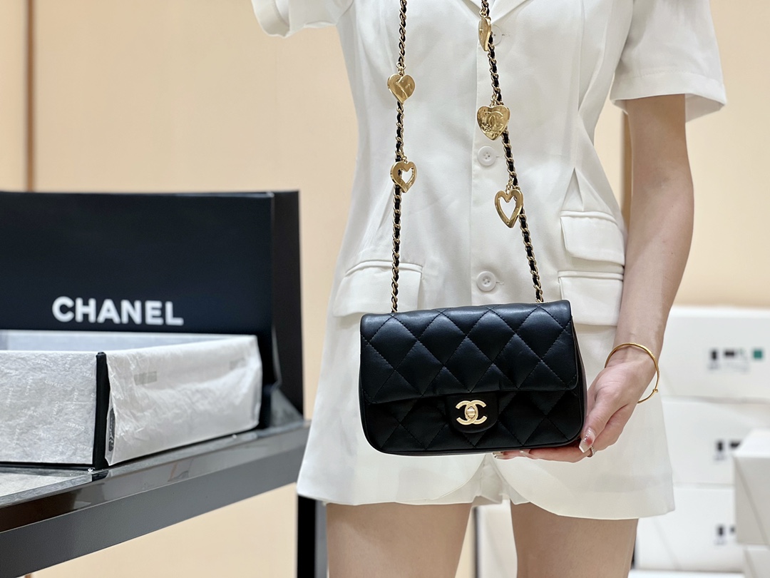 CHANEL CF限量版爱心吊坠链条包 AS3457黑色