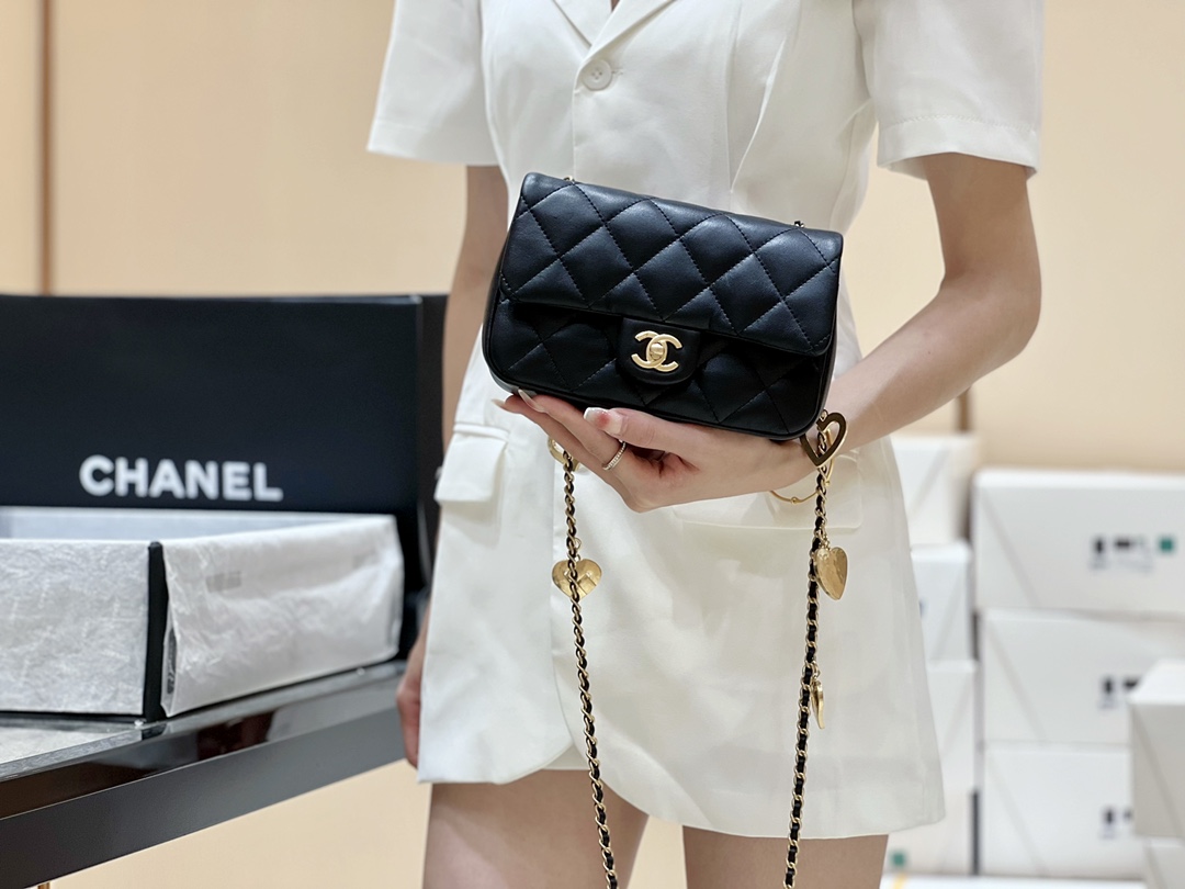 CHANEL CF限量版爱心吊坠链条包 AS3457黑色