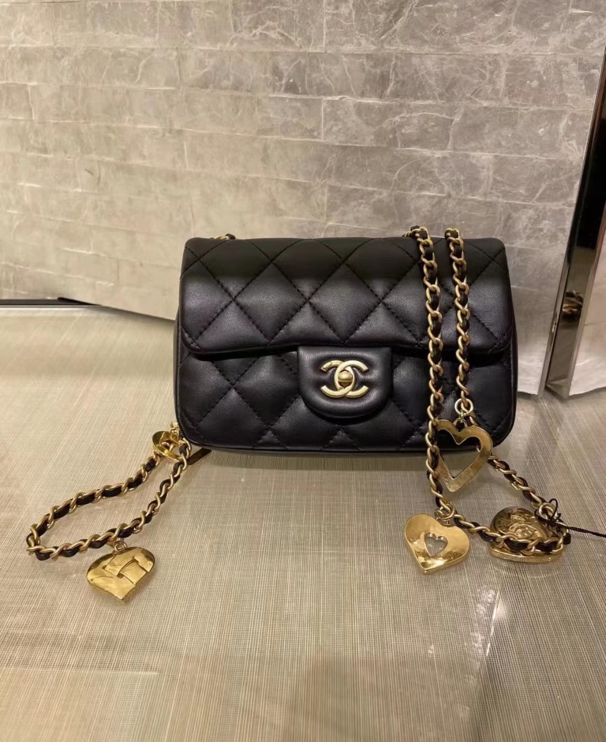 CHANEL CF限量版爱心吊坠链条包 AS3457黑色