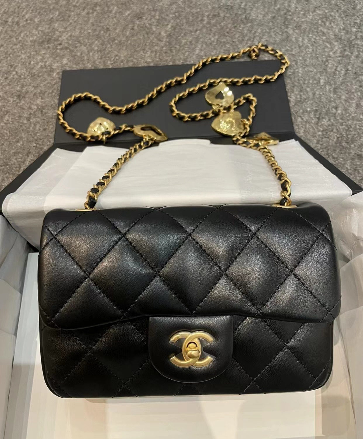 CHANEL CF限量版爱心吊坠链条包 AS3457黑色