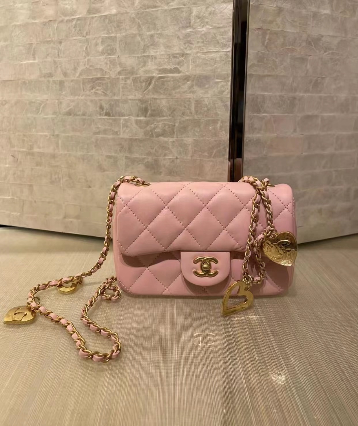 CHANEL CF限量版爱心吊坠链条包 AS3457粉色