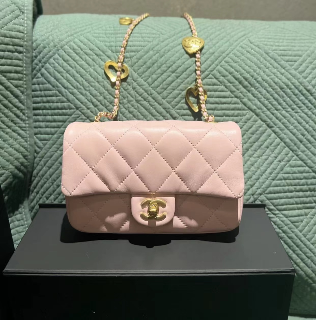 CHANEL CF限量版爱心吊坠链条包 AS3457粉色