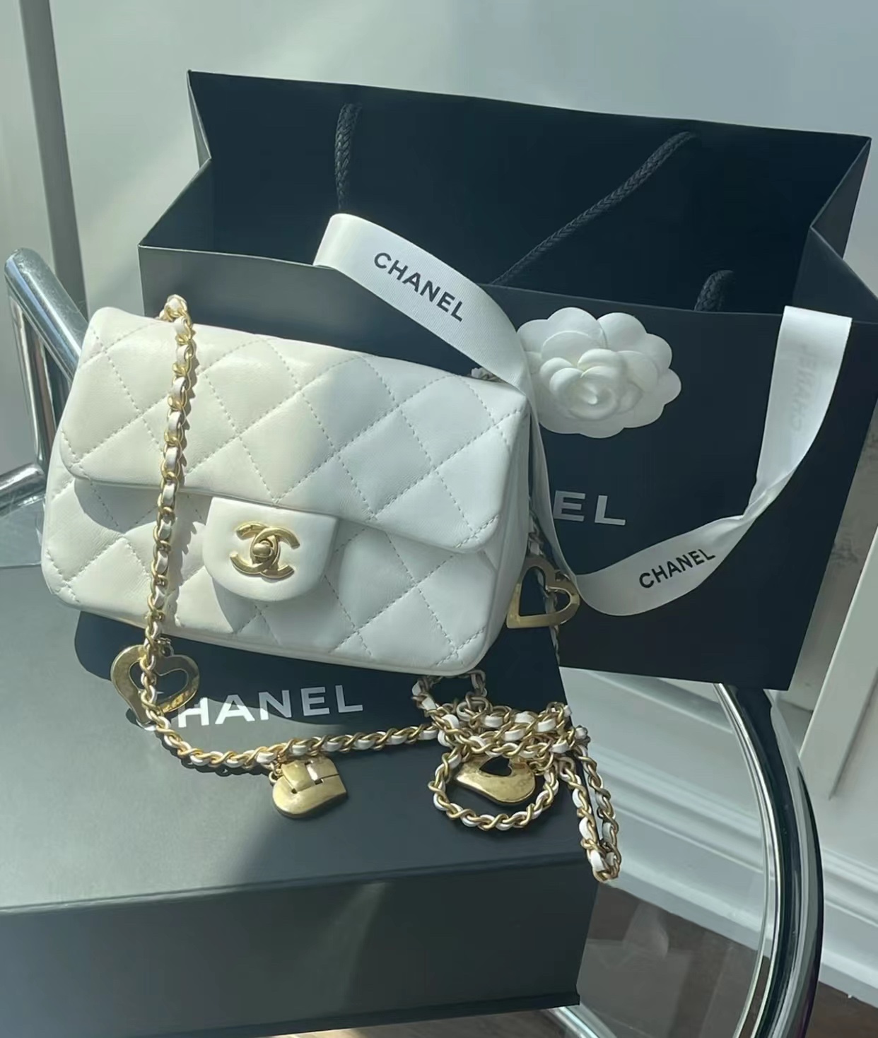 CHANEL CF限量版爱心吊坠链条包 AS3457白色