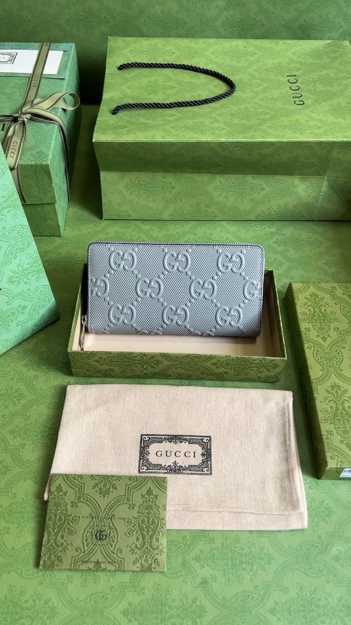 Can you buy replica
 Gucci Wallet Grey