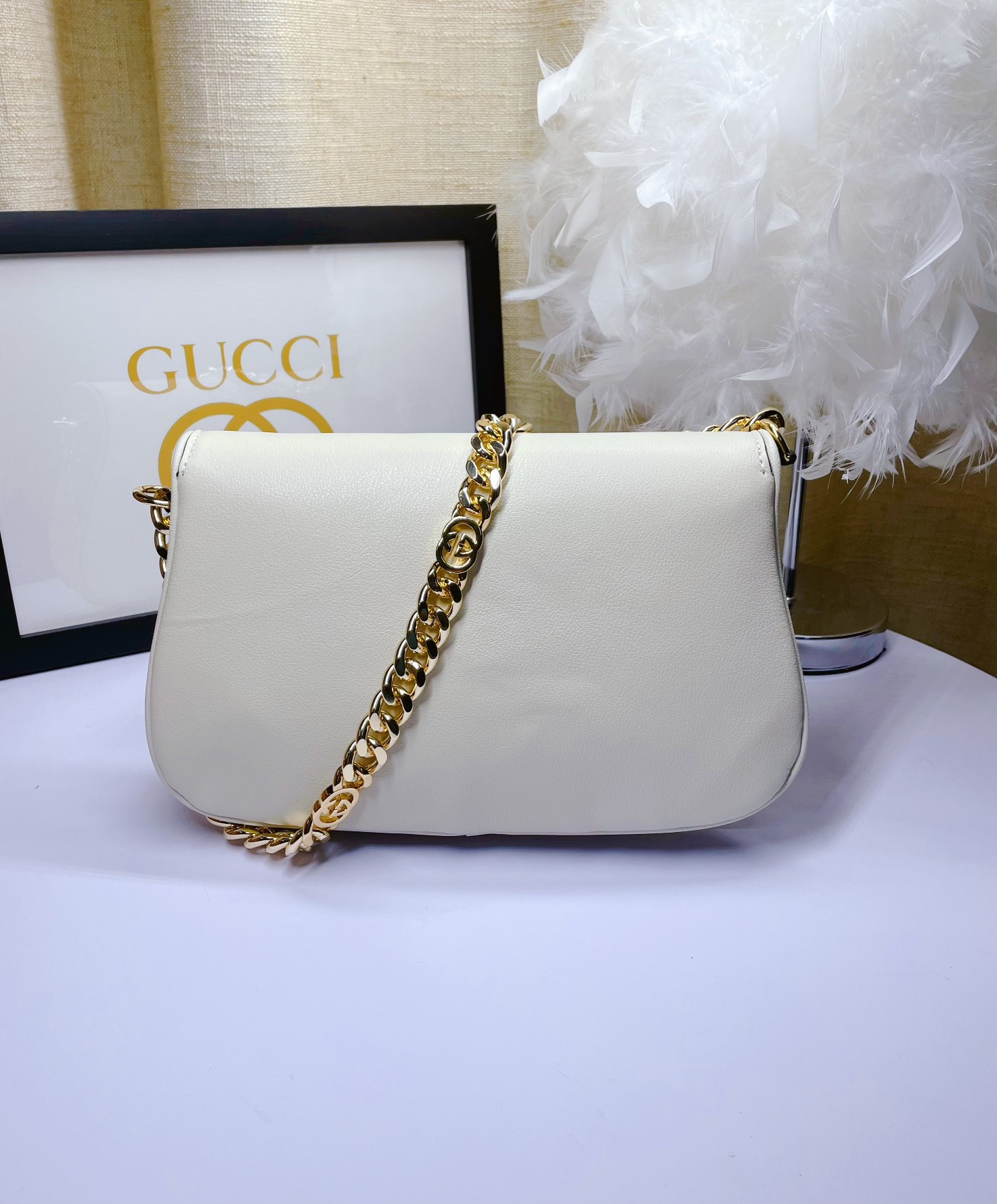 Gucci Blondie 腋下包 - 高級感溢れる全皮白色