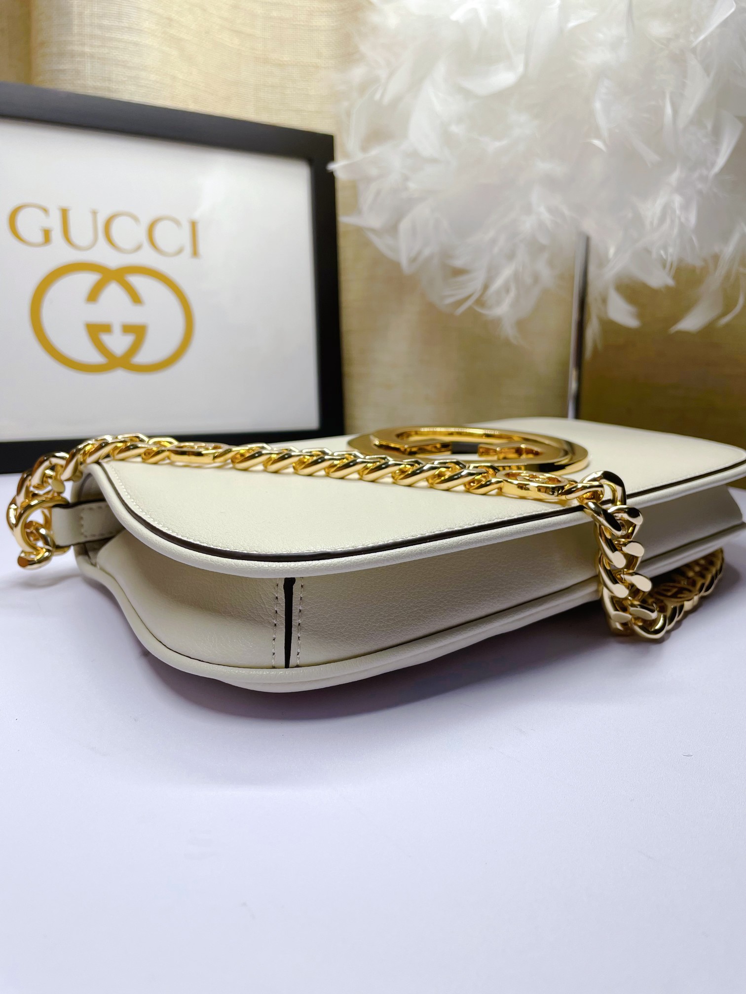 Gucci Blondie 腋下包 - 高級感溢れる全皮白色