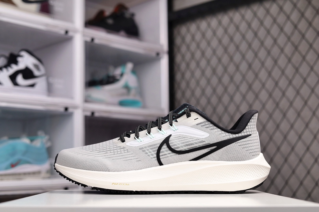 H0 纯原版本 Nike Zoom Pegasus 39 代超级飞马涡轮增压马拉松登月39代休闲运动慢跑 原档案数据开发纸版楦型 内里嵌入定型海绵 中底搭载前Zoom+全掌React配置鞋