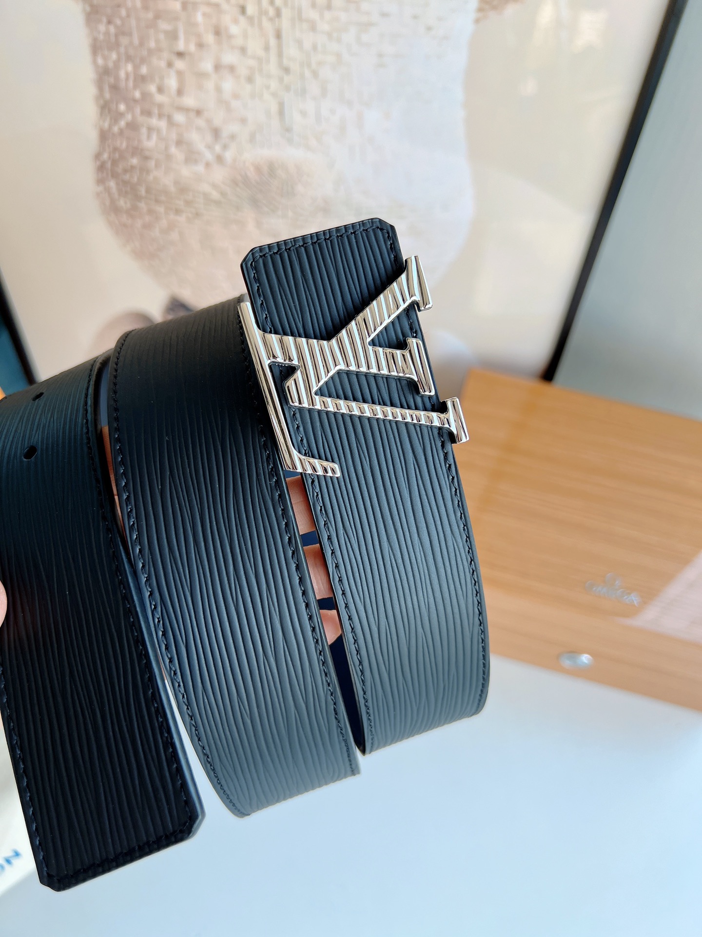 LV/路易威登   原单品质LV  Initiales. 40mm黑色水波纹腰带