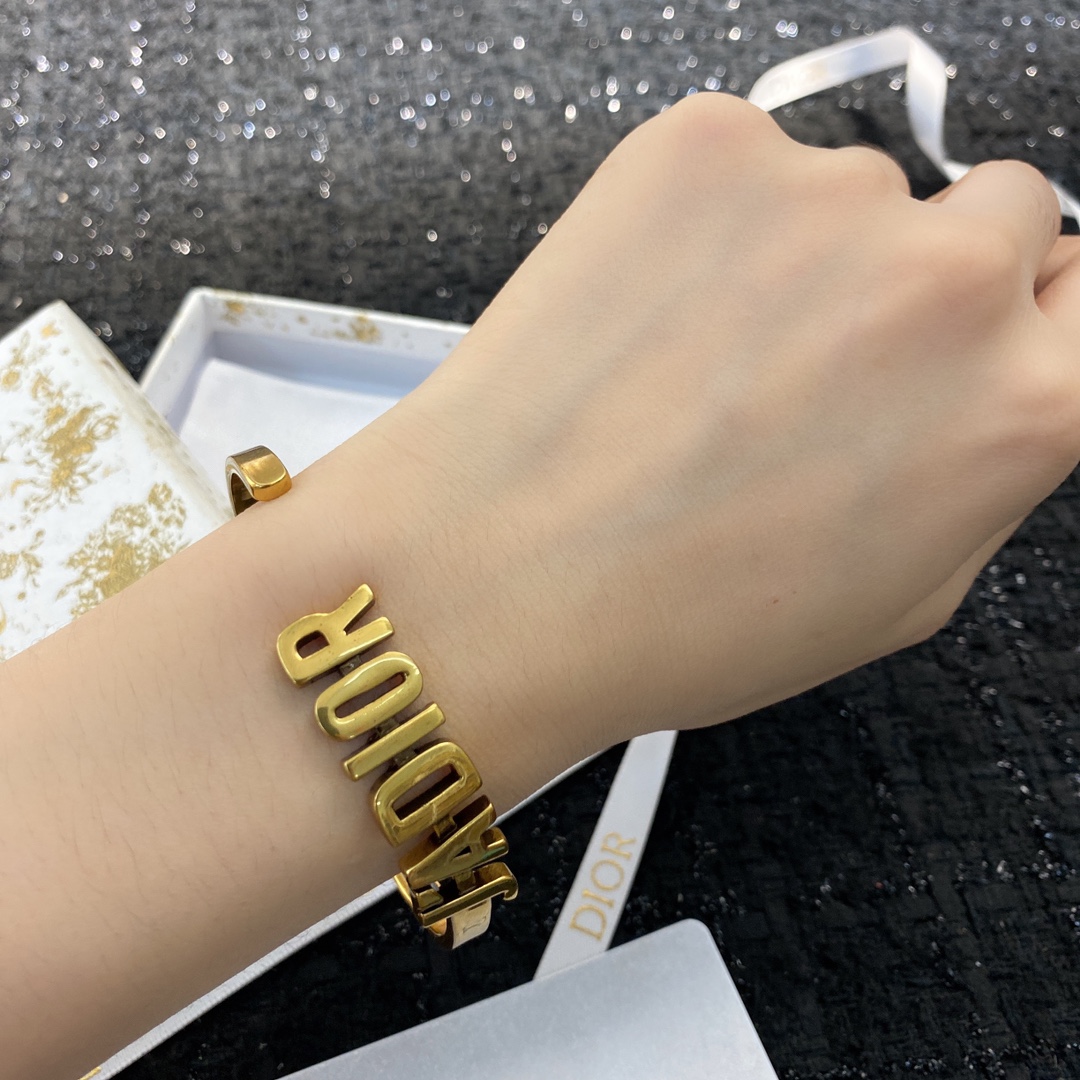 Givenchy Haute Couture Haute Couture Fine Jewelry Necklace Bracelet Ring 4