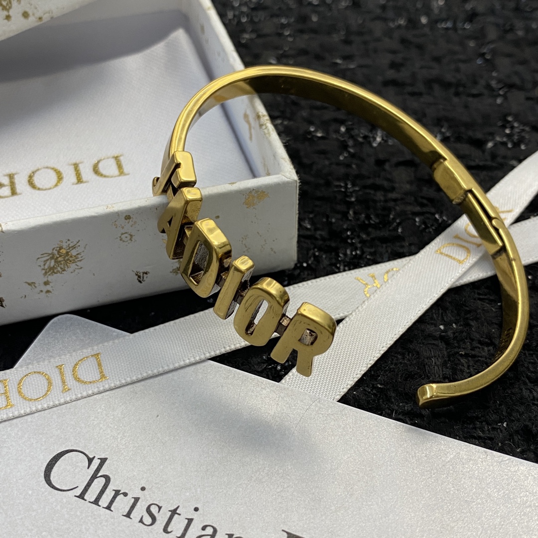 Givenchy Haute Couture Haute Couture Fine Jewelry Necklace Bracelet Ring 5
