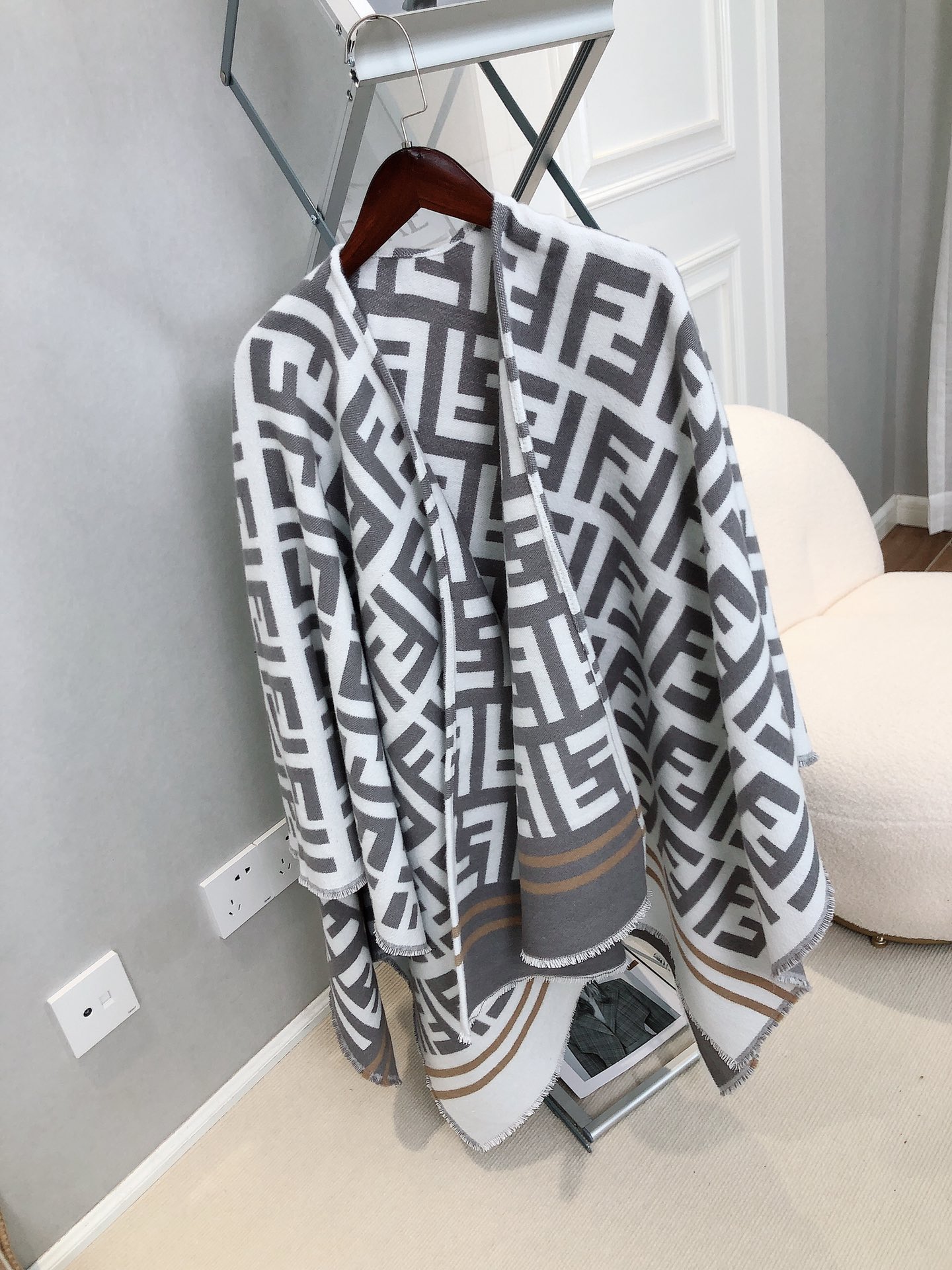 Fendi 披肩 最高級DGクオリティの貴婦人スタイル