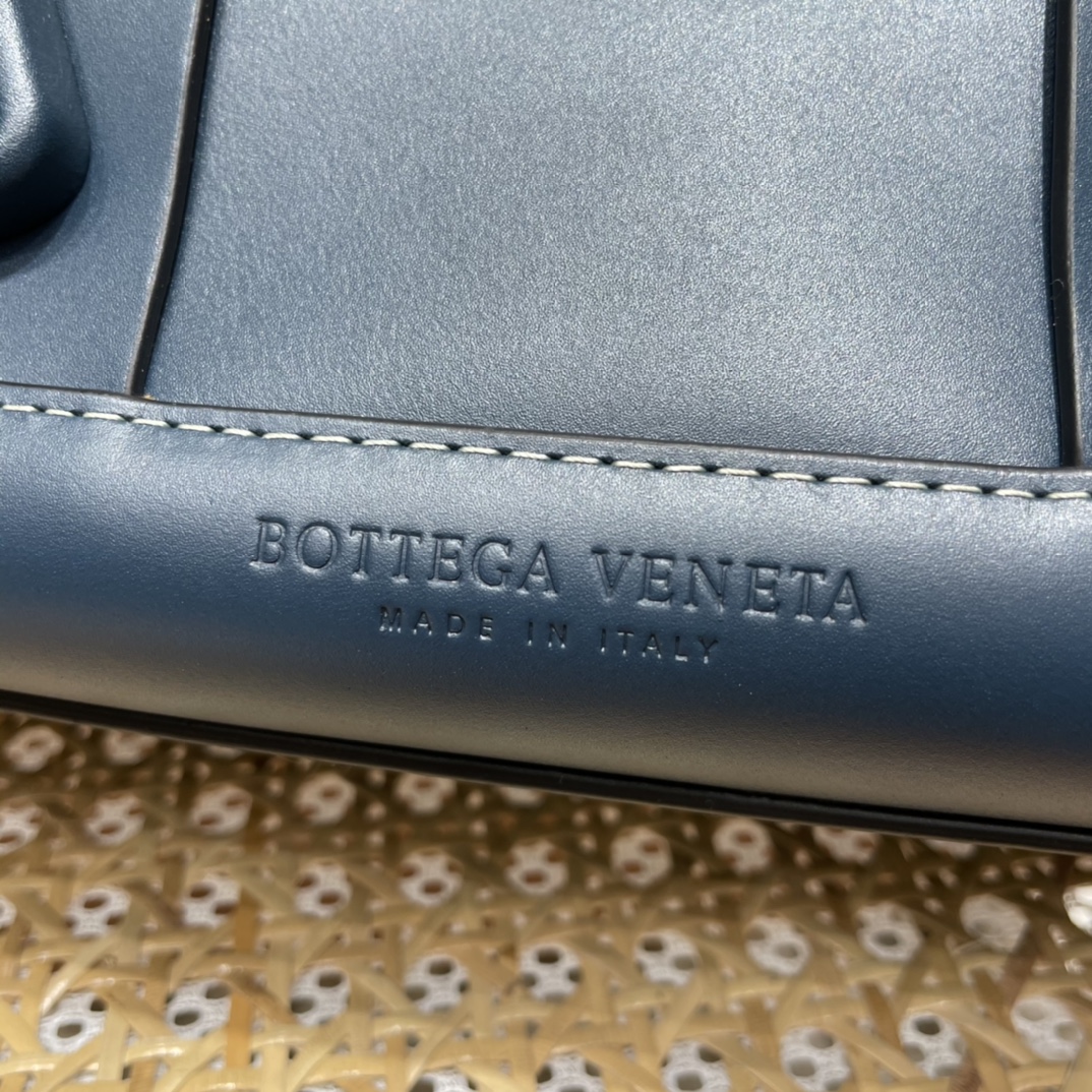Bottega Veneta The Arco 33 BAG 575943潟湖蓝