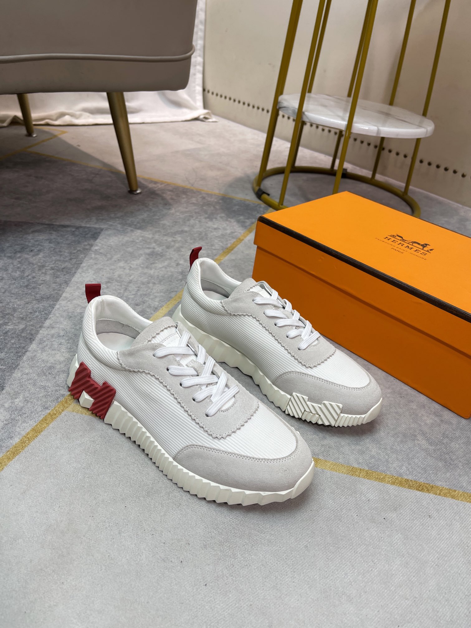 K5 。 Hermes  爱马仕 休闲男士板鞋，高端男士运动鞋，鞋面细腻磨砂牛皮，简约大气配色，水染牛皮内衬、原版组合大底精美高档包装。