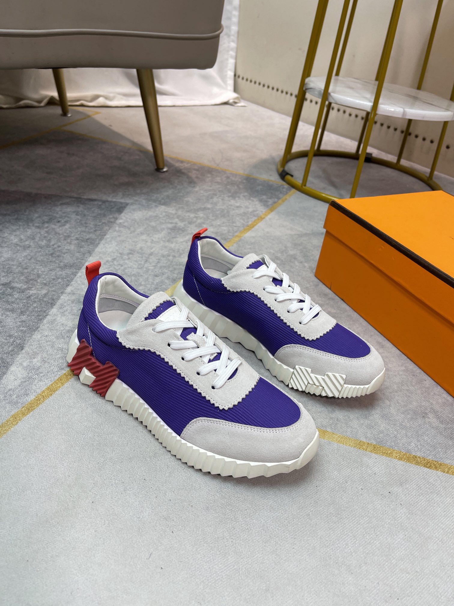 K5 。 Hermes  爱马仕 休闲男士板鞋，高端男士运动鞋，鞋面细腻磨砂牛皮，简约大气配色，水染牛皮内衬、原版组合大底精美高档包装。