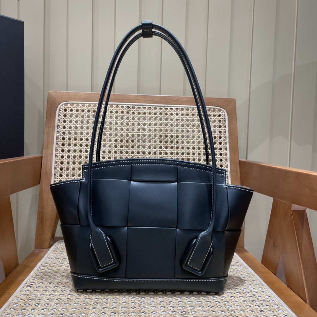 Bottega Veneta The Arco 33 BAG 575943黑色