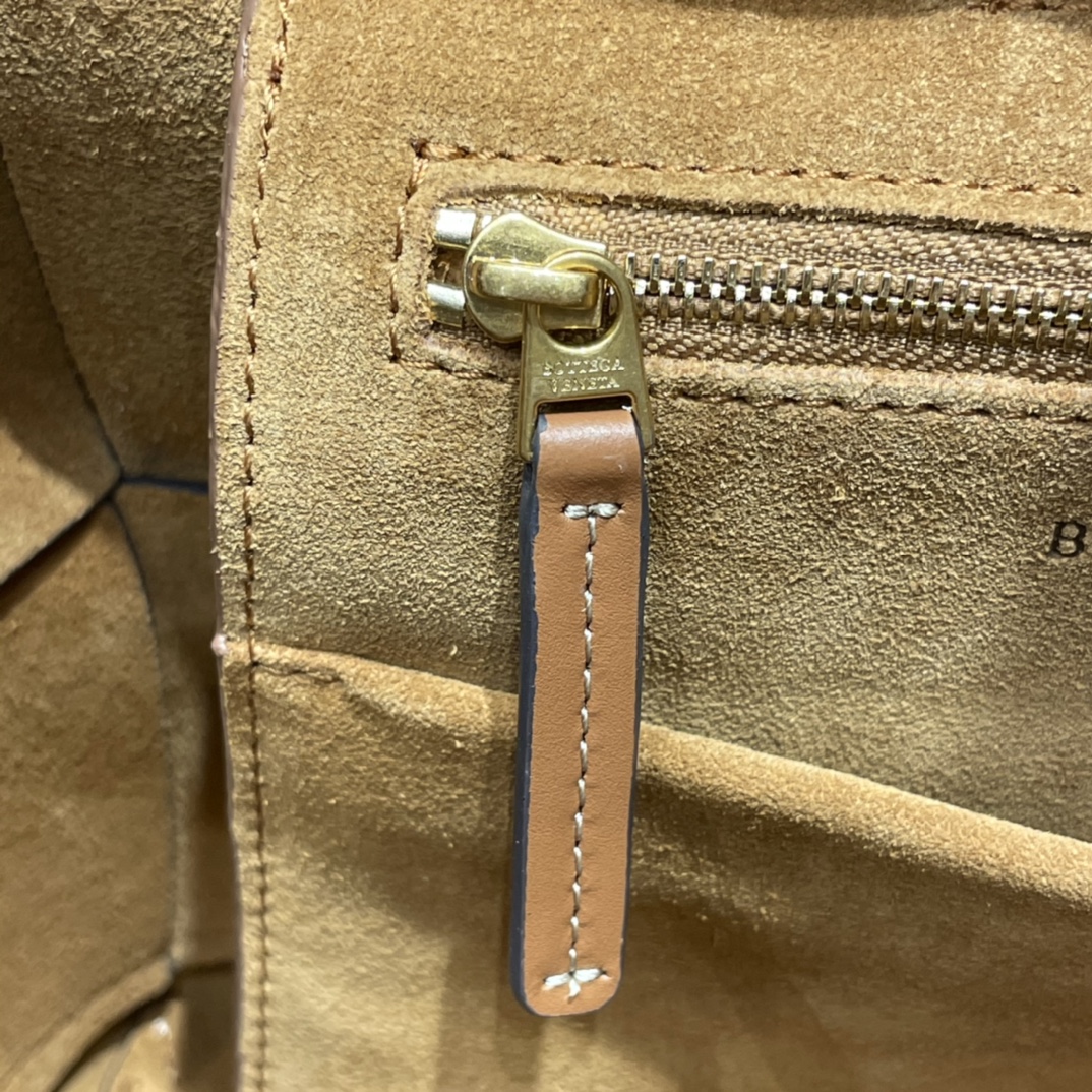 Bottega Veneta The Arco 33 BAG 575943焦糖色